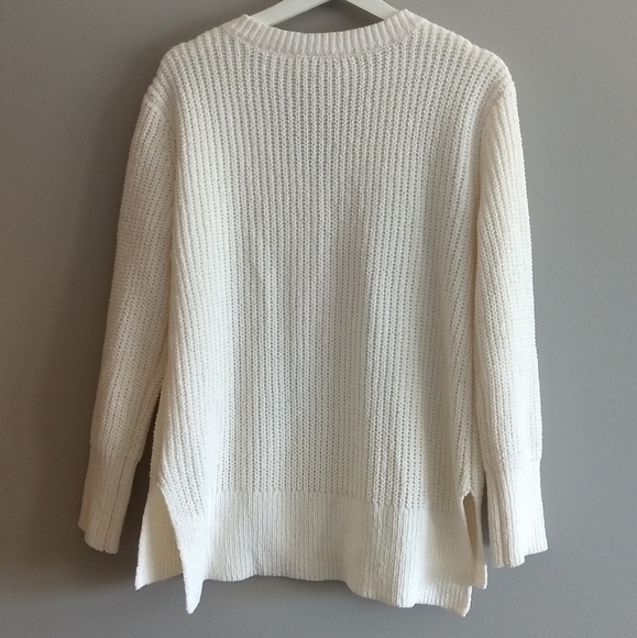 Matte Chenille V Neck Pullover Sweater - Picture 3 of 5